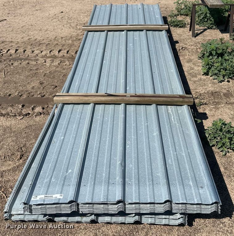 image for item NM9486 Approximately 280 sheets of metal siding/roofing