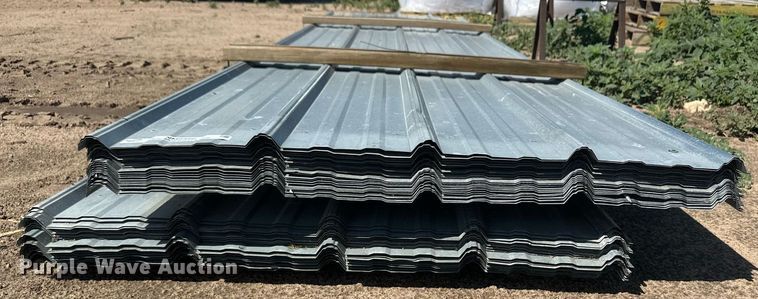 image for item NM9486 Approximately 280 sheets of metal siding/roofing