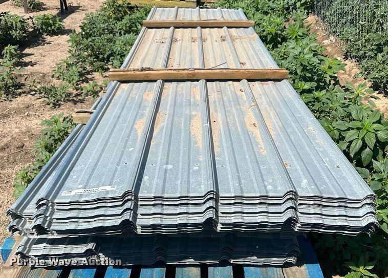 image for item NM9486 Approximately 280 sheets of metal siding/roofing
