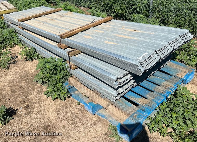 image for item NM9486 Approximately 280 sheets of metal siding/roofing