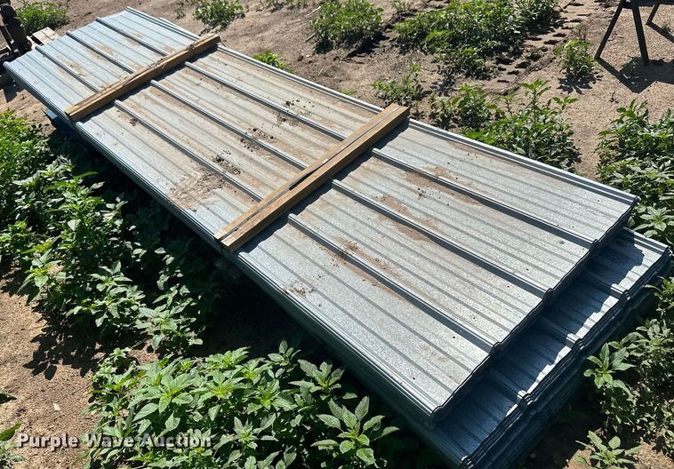 image for item NM9486 Approximately 280 sheets of metal siding/roofing