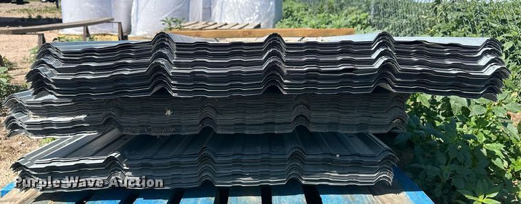 image for item NM9486 Approximately 280 sheets of metal siding/roofing