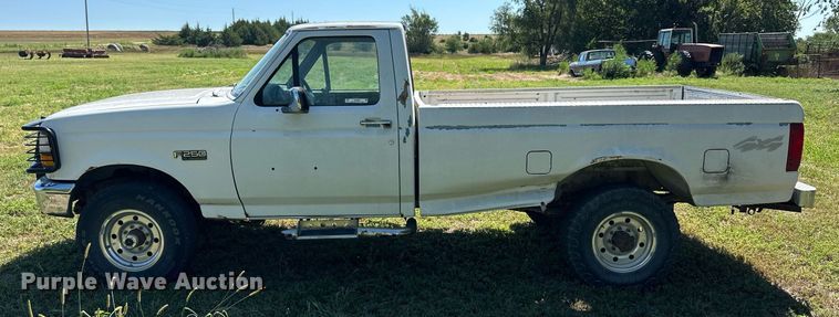 image for item NP9894 1993 Ford  F250 XL HD pickup truck