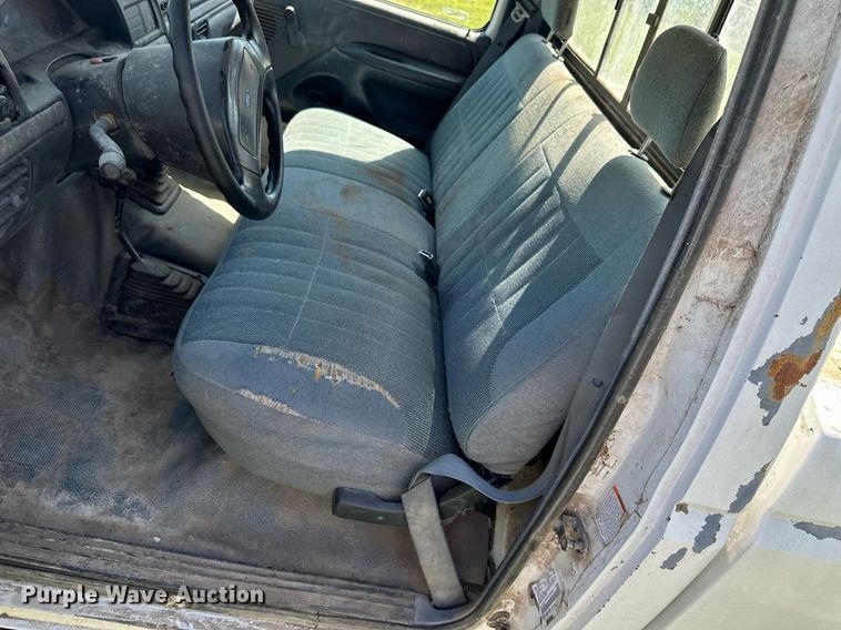 image for item NP9894 1993 Ford  F250 XL HD pickup truck