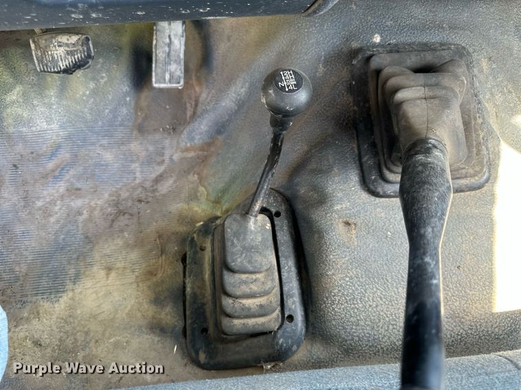 image for item NP9894 1993 Ford  F250 XL HD pickup truck