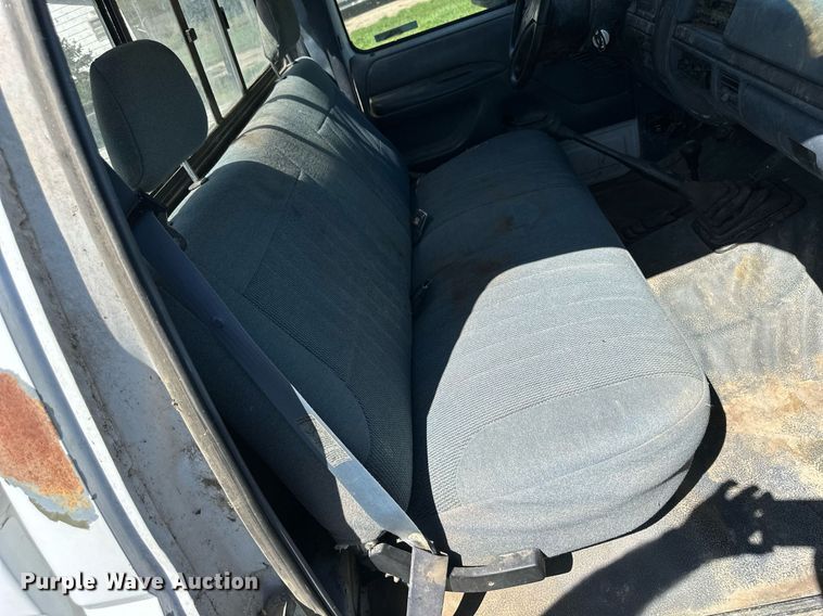 image for item NP9894 1993 Ford  F250 XL HD pickup truck