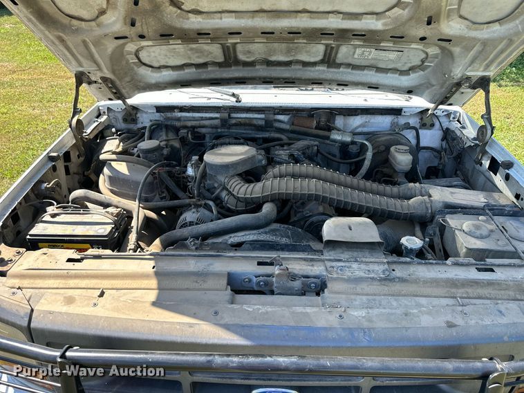 image for item NP9894 1993 Ford  F250 XL HD pickup truck