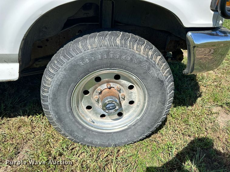 image for item NP9894 1993 Ford  F250 XL HD pickup truck