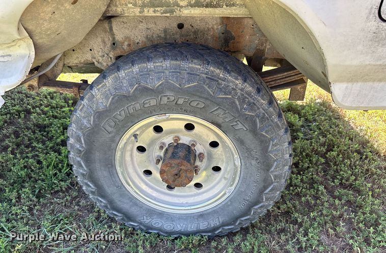 image for item NP9894 1993 Ford  F250 XL HD pickup truck