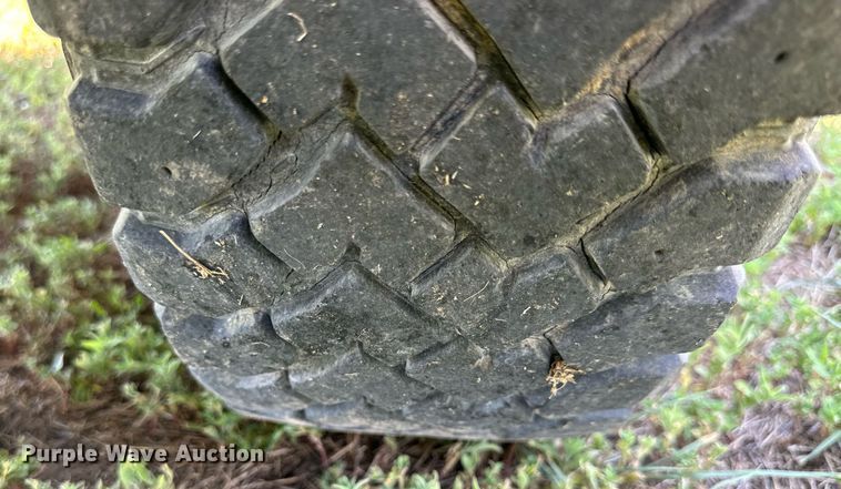 image for item NP9894 1993 Ford  F250 XL HD pickup truck