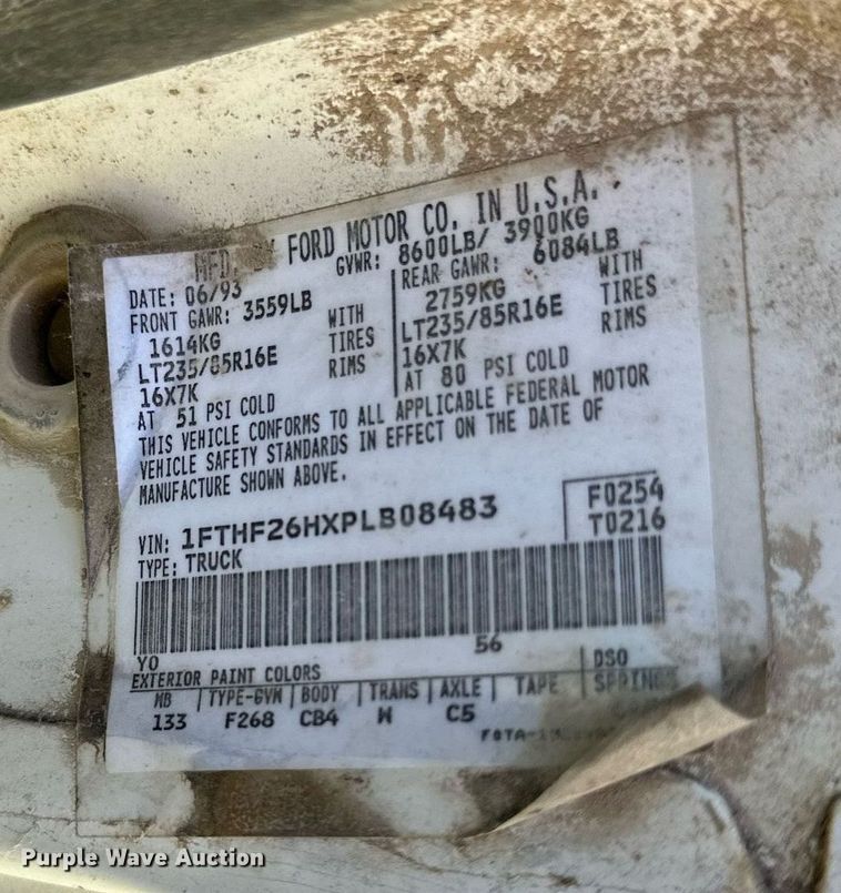 image for item NP9894 1993 Ford  F250 XL HD pickup truck