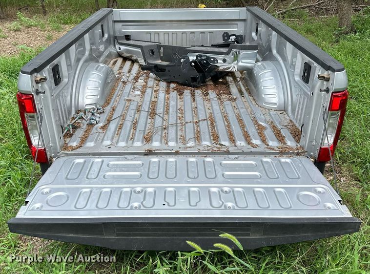 image for item NP9929 2019 Ford F350  pickup bed
