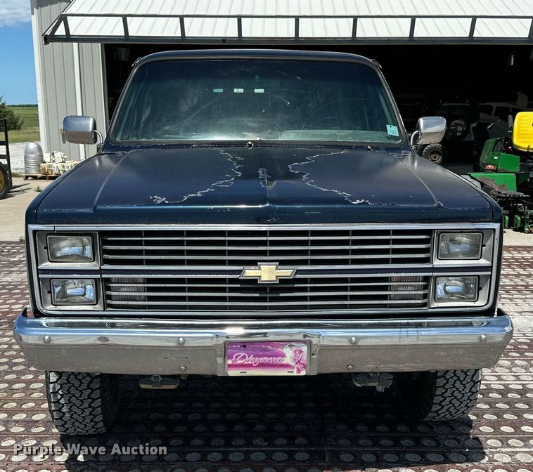 image for item NP9937 1984 Chevrolet K10 Suburban  SUV