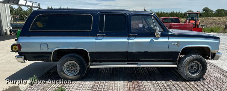 image for item NP9937 1984 Chevrolet K10 Suburban  SUV