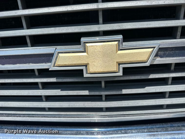 image for item NP9937 1984 Chevrolet K10 Suburban  SUV