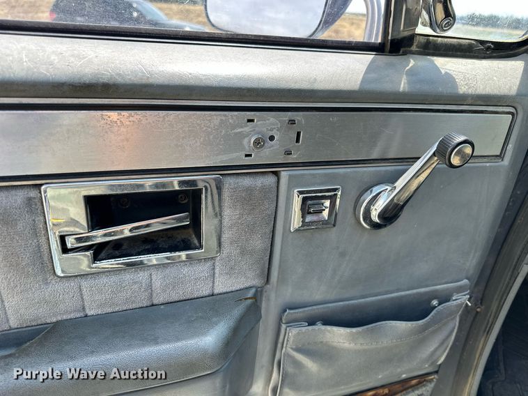 image for item NP9937 1984 Chevrolet K10 Suburban  SUV