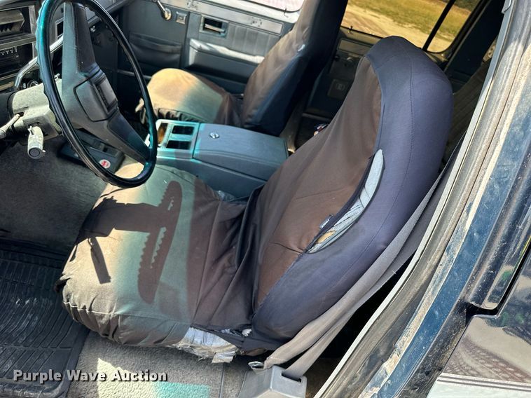 image for item NP9937 1984 Chevrolet K10 Suburban  SUV