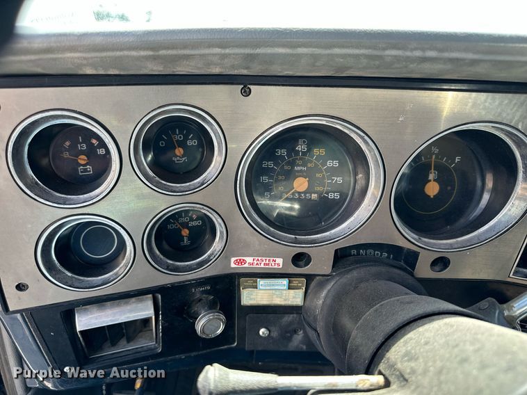 image for item NP9937 1984 Chevrolet K10 Suburban  SUV