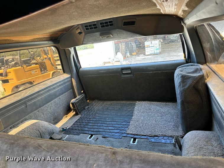 image for item NP9937 1984 Chevrolet K10 Suburban  SUV