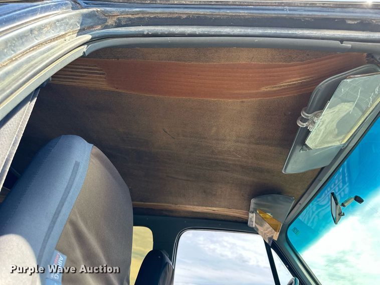 image for item NP9937 1984 Chevrolet K10 Suburban  SUV