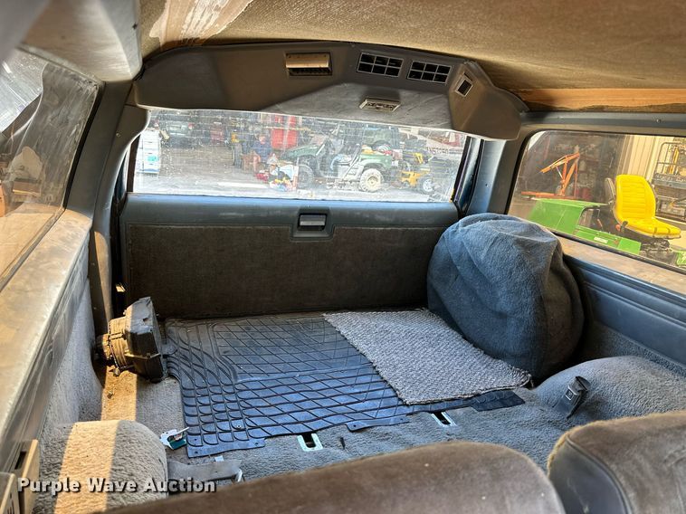 image for item NP9937 1984 Chevrolet K10 Suburban  SUV