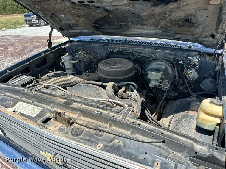 image for item NP9937 1984 Chevrolet K10 Suburban  SUV