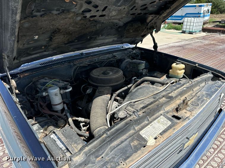 image for item NP9937 1984 Chevrolet K10 Suburban  SUV