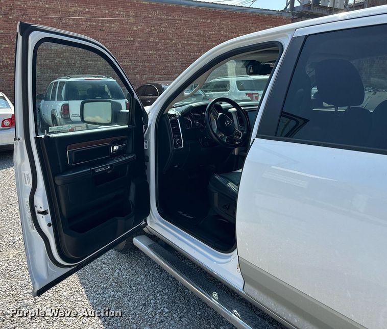 image for item NP9948 2013 Dodge Ram 1500  Crew Cab pickup truck