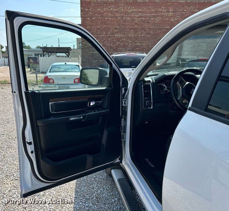 image for item NP9948 2013 Dodge Ram 1500  Crew Cab pickup truck