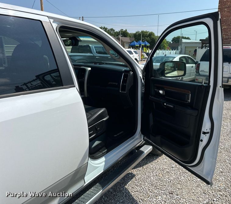 image for item NP9948 2013 Dodge Ram 1500  Crew Cab pickup truck