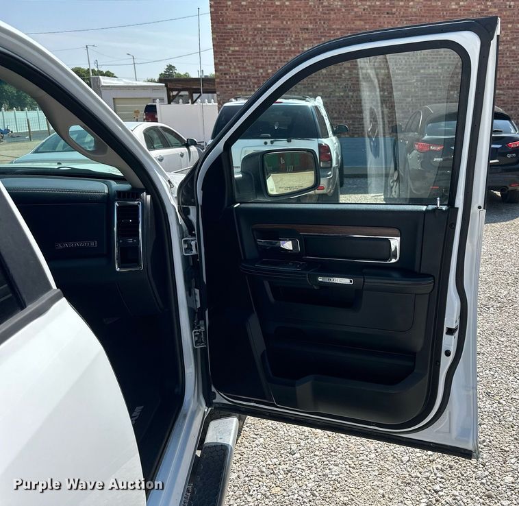 image for item NP9948 2013 Dodge Ram 1500  Crew Cab pickup truck