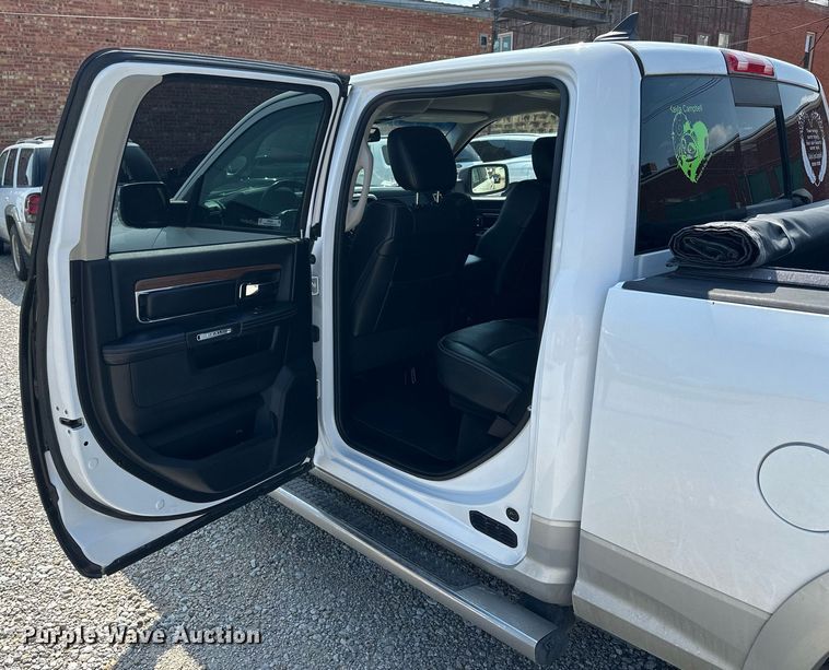 image for item NP9948 2013 Dodge Ram 1500  Crew Cab pickup truck