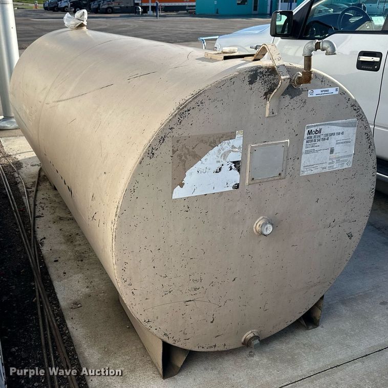 image for item NP9966 Oil tank