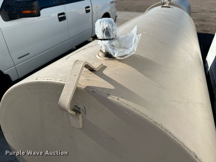 image for item NP9966 Oil tank