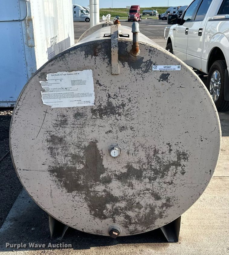 image for item NP9967 Oil tank