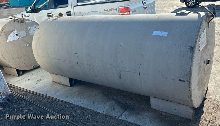 image for item NP9967 Oil tank