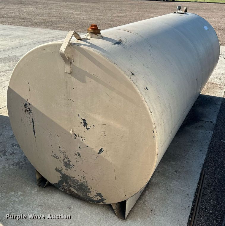 image for item NP9967 Oil tank