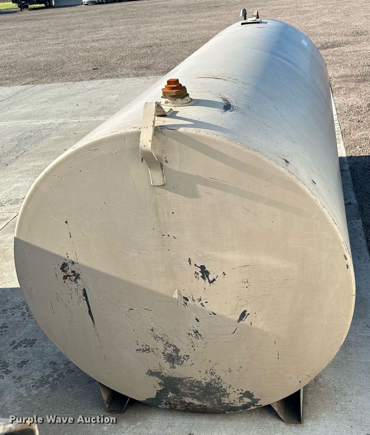 image for item NP9967 Oil tank