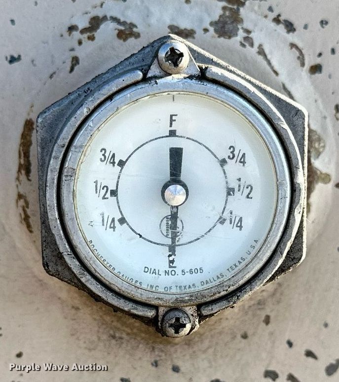 image for item NP9967 Oil tank