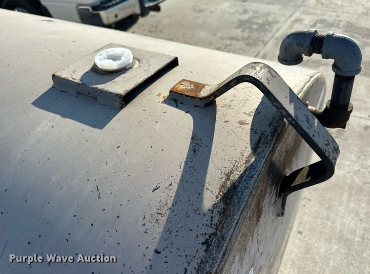 image for item NP9967 Oil tank