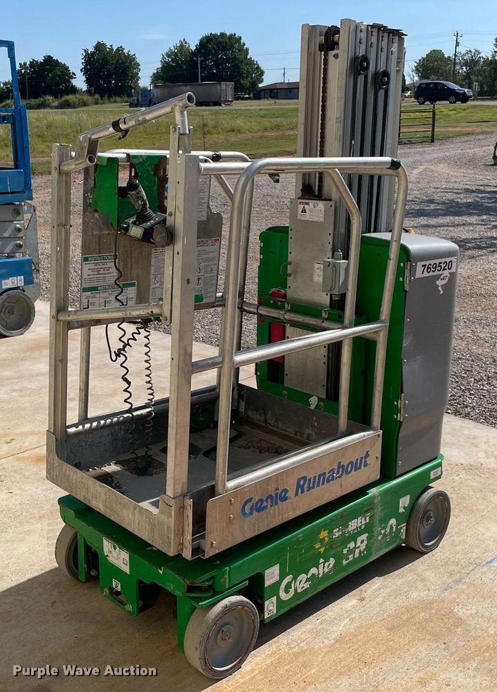 image for item NT9403 2015 Genie GR-20  vertical lift