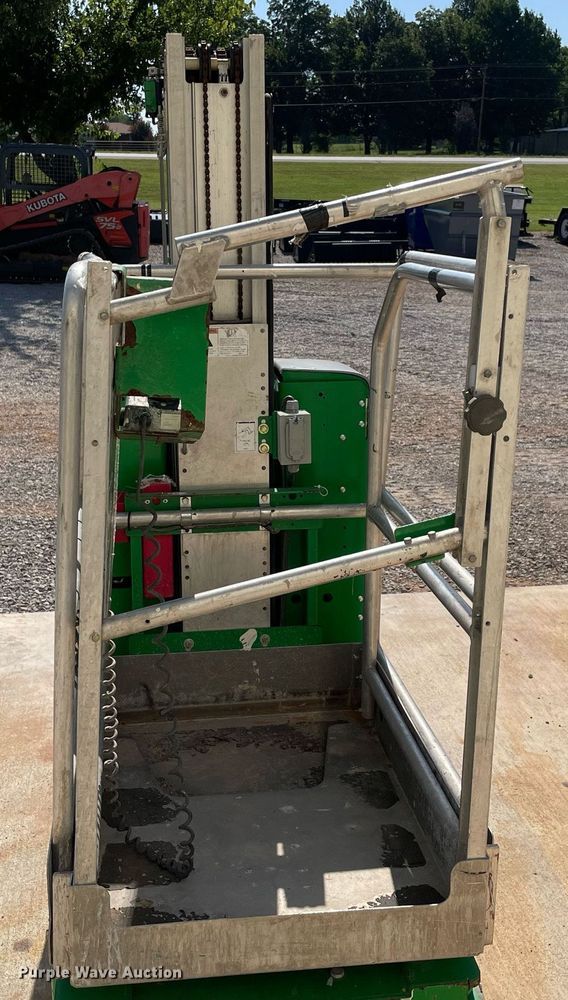 image for item NT9403 2015 Genie GR-20  vertical lift