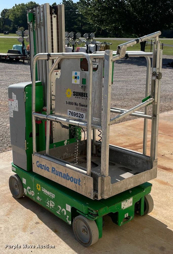 image for item NT9403 2015 Genie GR-20  vertical lift