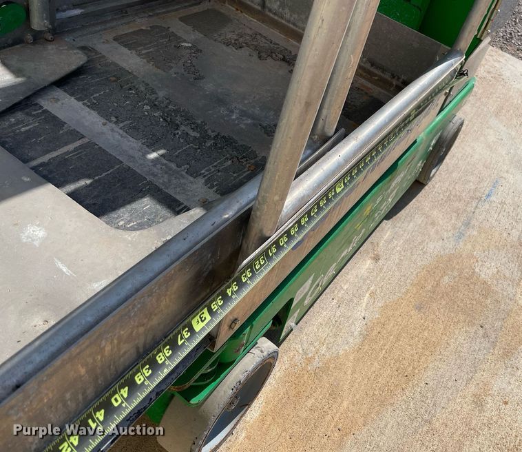 image for item NT9403 2015 Genie GR-20  vertical lift