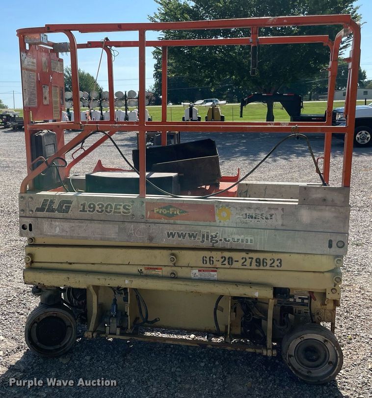 image for item NT9404 JLG 1930ES  scissor lift