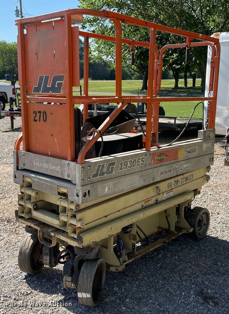 image for item NT9404 JLG 1930ES  scissor lift