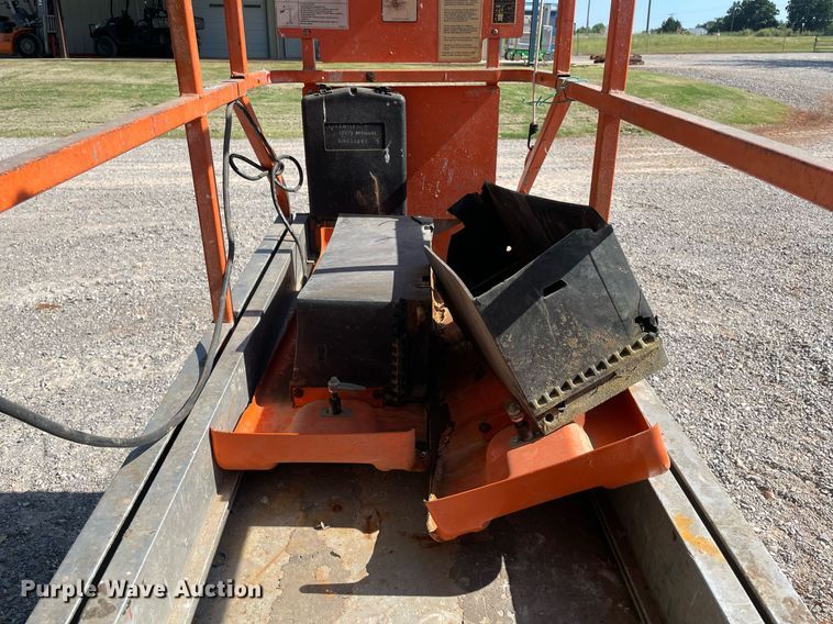 image for item NT9404 JLG 1930ES  scissor lift