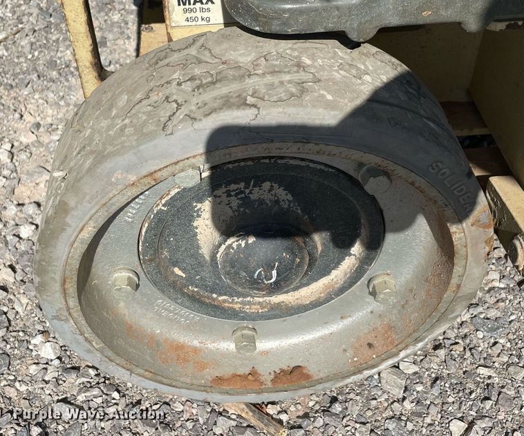 image for item NT9404 JLG 1930ES  scissor lift