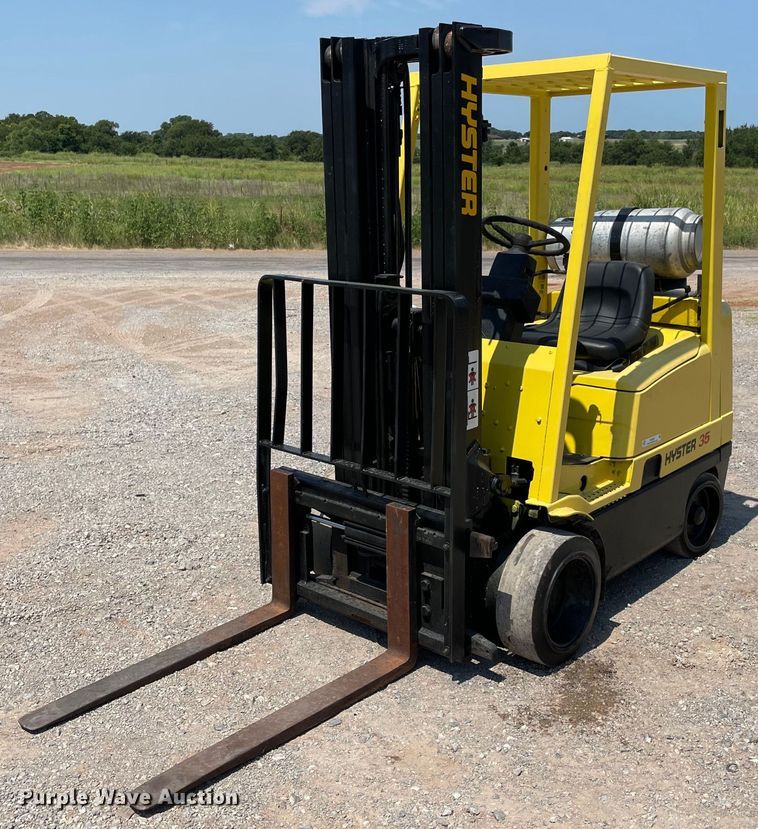 image for item NT9427 Hyster S35XM  forklift