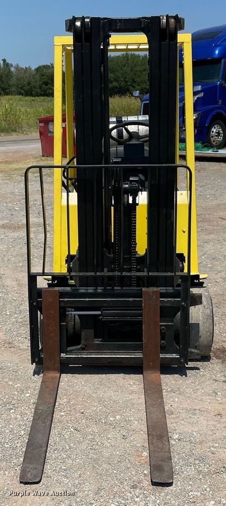 image for item NT9427 Hyster S35XM  forklift